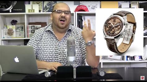 federico talks watches youtube.